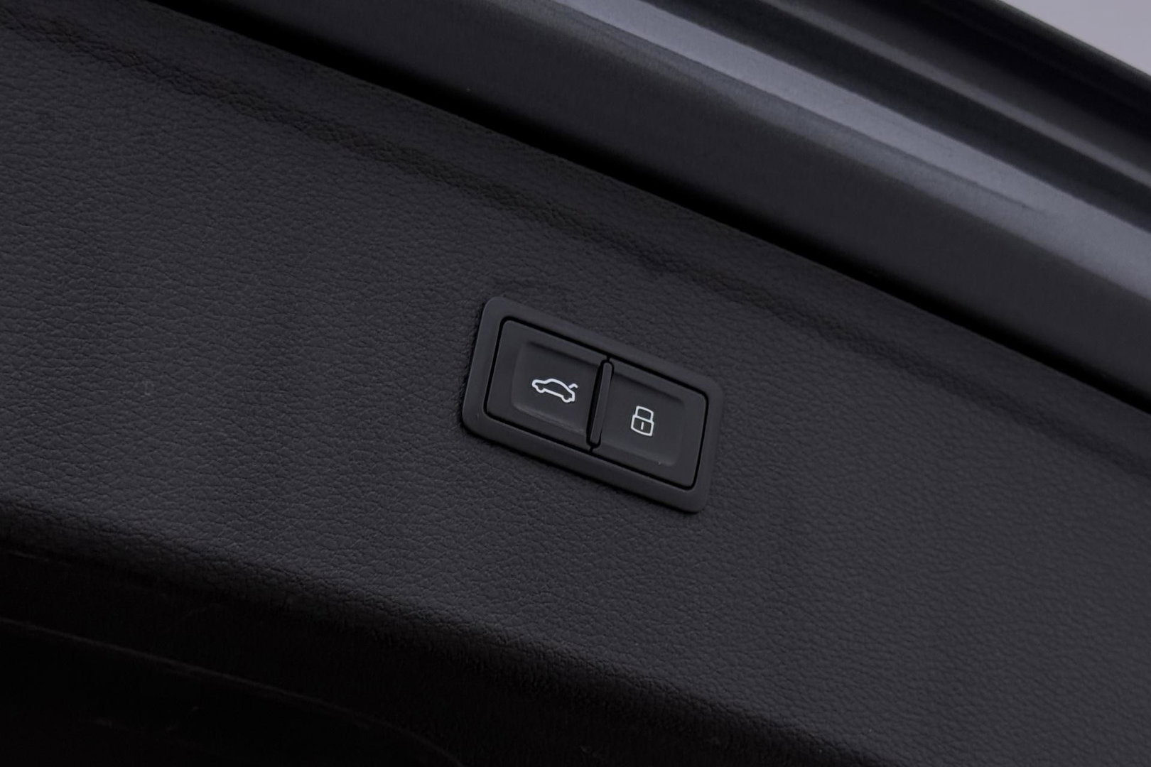 Audi Q5 55 TFSIe Quattro Competition | 360° Camera | Head-Up | Keyless | LED | Stoelverwarming V+A | Parkeerassistent | 19 Inch