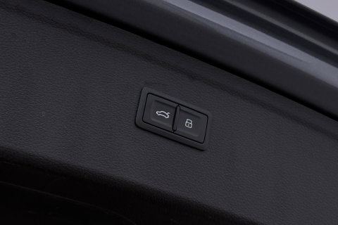 Audi Q5 55 TFSIe Quattro Competition | 360° Camera | Head-Up | Keyless | LED | Stoelverwarming V+A | Parkeerassistent | 19 Inch