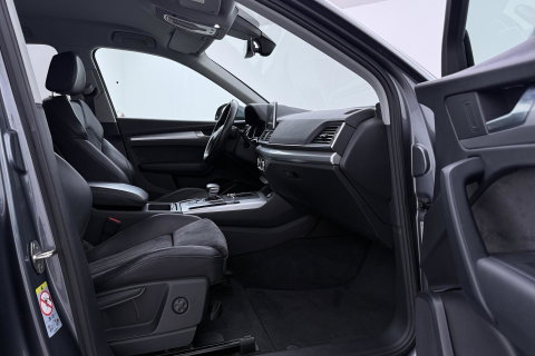 Audi Q5 55 TFSIe Quattro Competition | 360° Camera | Head-Up | Keyless | LED | Stoelverwarming V+A | Parkeerassistent | 19 Inch