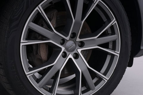 Audi Q5 55 TFSIe Quattro Competition | 360° Camera | Head-Up | Keyless | LED | Stoelverwarming V+A | Parkeerassistent | 19 Inch