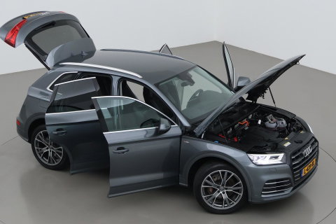 Audi Q5 55 TFSIe Quattro Competition | 360° Camera | Head-Up | Keyless | LED | Stoelverwarming V+A | Parkeerassistent | 19 Inch