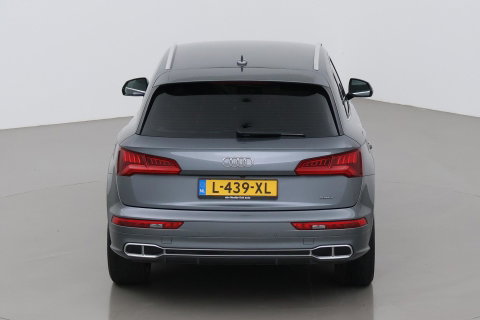 Audi Q5 55 TFSIe Quattro Competition | 360° Camera | Head-Up | Keyless | LED | Stoelverwarming V+A | Parkeerassistent | 19 Inch
