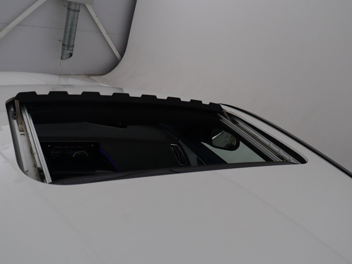 Mercedes-Benz EQC 400 4MATIC AMG Line 80 kWh | SOH 95.8% | Panoramadak | Trekhaak | Camera | Sfeerverlichting | Climate control | Half Leder | Stoelverwarming |