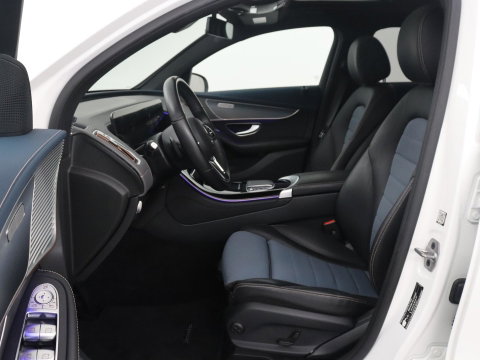 Mercedes-Benz EQC 400 4MATIC AMG Line 80 kWh | SOH 95.8% | Panoramadak | Trekhaak | Camera | Sfeerverlichting | Climate control | Half Leder | Stoelverwarming |