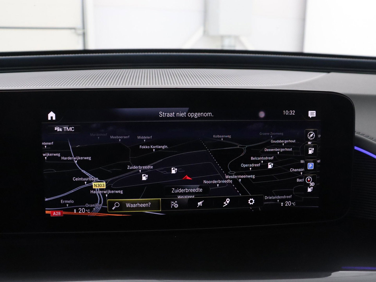 Mercedes-Benz EQC 400 4MATIC AMG Line 80 kWh | SOH 95.8% | Panoramadak | Trekhaak | Camera | Sfeerverlichting | Climate control | Half Leder | Stoelverwarming |