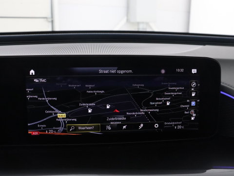 Mercedes-Benz EQC 400 4MATIC AMG Line 80 kWh | SOH 95.8% | Panoramadak | Trekhaak | Camera | Sfeerverlichting | Climate control | Half Leder | Stoelverwarming |