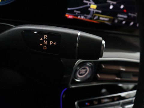 Mercedes-Benz EQC 400 4MATIC AMG Line 80 kWh | SOH 95.8% | Panoramadak | Trekhaak | Camera | Sfeerverlichting | Climate control | Half Leder | Stoelverwarming |
