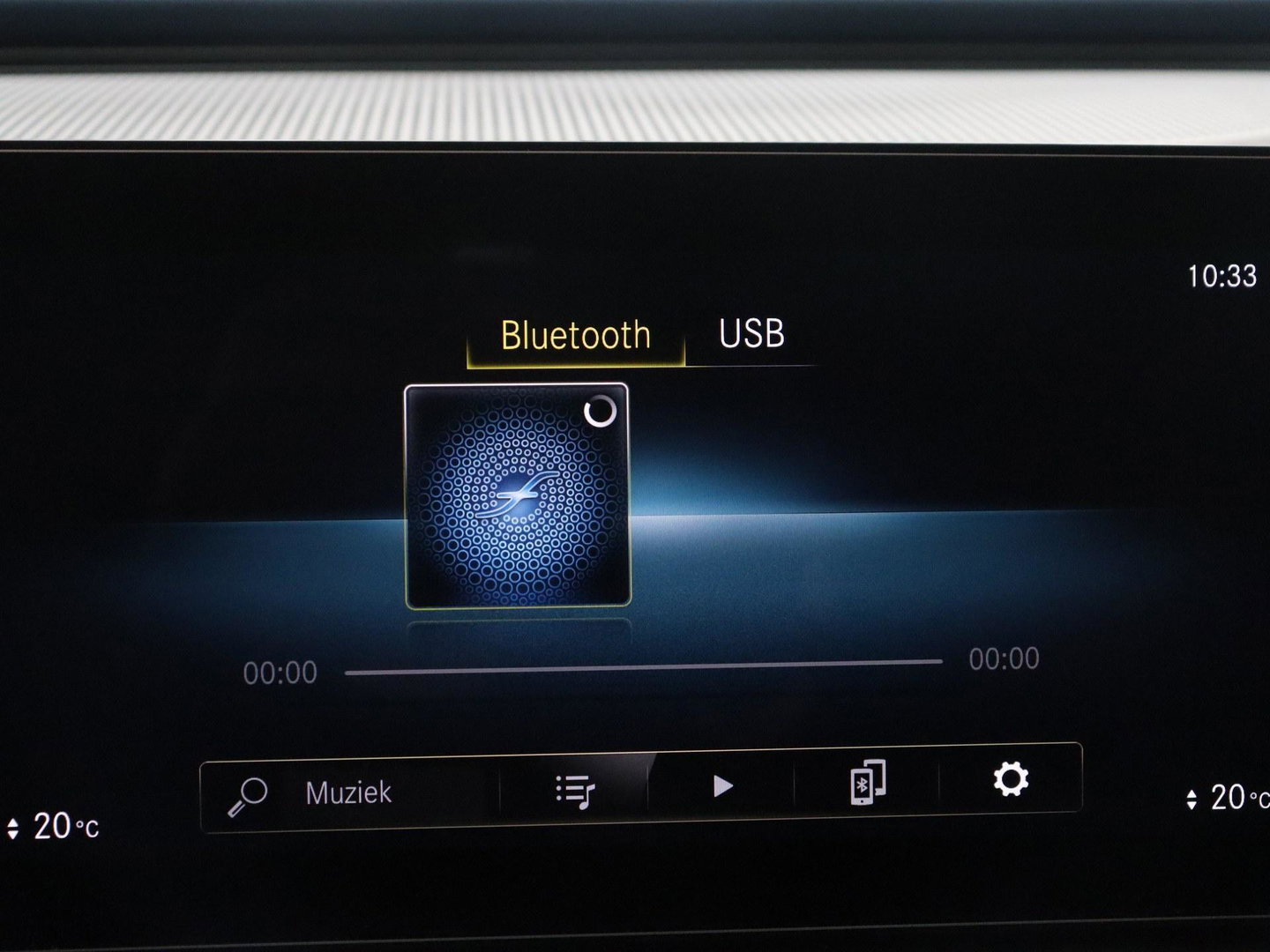 Mercedes-Benz EQC 400 4MATIC AMG Line 80 kWh | SOH 95.8% | Panoramadak | Trekhaak | Camera | Sfeerverlichting | Climate control | Half Leder | Stoelverwarming |