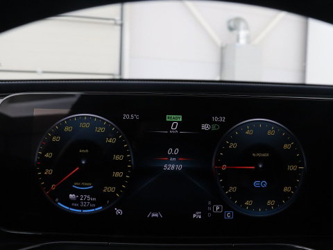 Mercedes-Benz EQC 400 4MATIC AMG Line 80 kWh | SOH 95.8% | Panoramadak | Trekhaak | Camera | Sfeerverlichting | Climate control | Half Leder | Stoelverwarming |