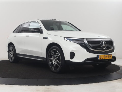 Mercedes-Benz EQC 400 4MATIC AMG Line 80 kWh | SOH 95.8% | Panoramadak | Trekhaak | Camera | Sfeerverlichting | Climate control | Half Leder | Stoelverwarming |