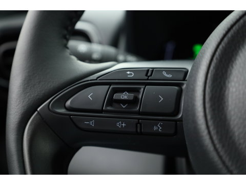Toyota Yaris Cross 1.5 Hybrid 130 Dynamic | Rijklaar! | Facelift! | Celestite Grey | Camera | Stoel- Stuurverw. | Adapt. Cruise | Keyless |