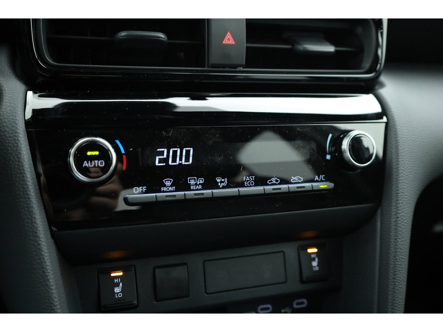 Toyota Yaris Cross 1.5 Hybrid 130 Dynamic | Rijklaar! | Facelift! | Celestite Grey | Camera | Stoel- Stuurverw. | Adapt. Cruise | Keyless |