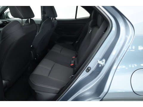 Toyota Yaris Cross 1.5 Hybrid 130 Dynamic | Rijklaar! | Facelift! | Celestite Grey | Camera | Stoel- Stuurverw. | Adapt. Cruise | Keyless |