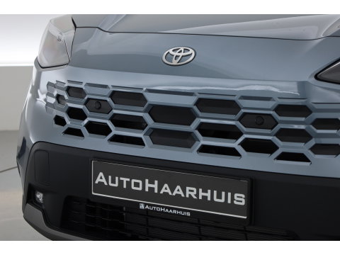 Toyota Yaris Cross 1.5 Hybrid 130 Dynamic | Rijklaar! | Facelift! | Celestite Grey | Camera | Stoel- Stuurverw. | Adapt. Cruise | Keyless |