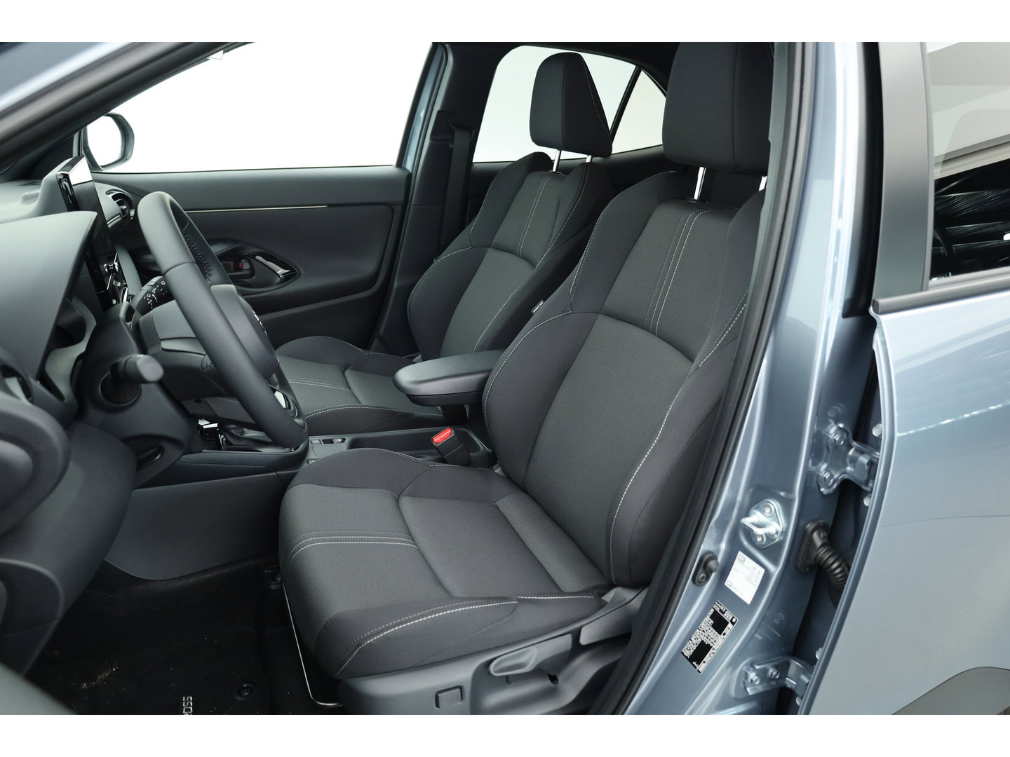 Toyota Yaris Cross 1.5 Hybrid 130 Dynamic | Rijklaar! | Facelift! | Celestite Grey | Camera | Stoel- Stuurverw. | Adapt. Cruise | Keyless |