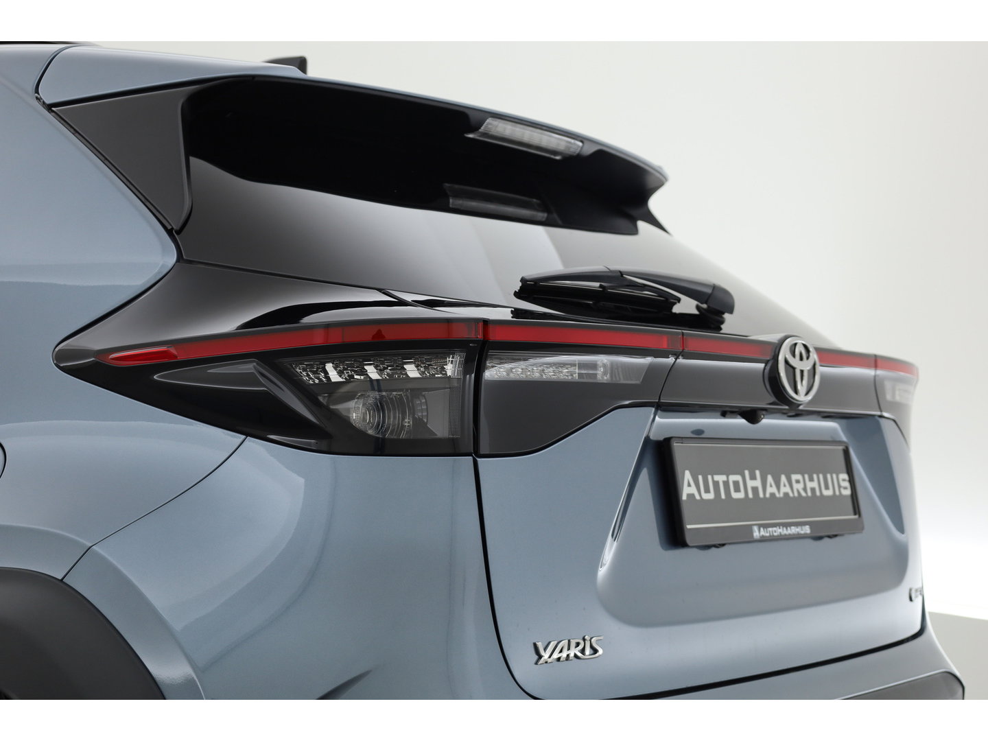 Toyota Yaris Cross 1.5 Hybrid 130 Dynamic | Rijklaar! | Facelift! | Celestite Grey | Camera | Stoel- Stuurverw. | Adapt. Cruise | Keyless |