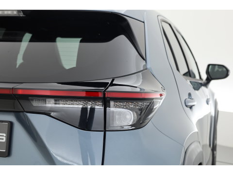 Toyota Yaris Cross 1.5 Hybrid 130 Dynamic | Rijklaar! | Facelift! | Celestite Grey | Camera | Stoel- Stuurverw. | Adapt. Cruise | Keyless |