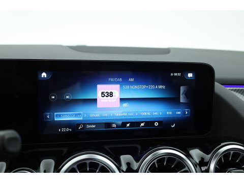 Mercedes-Benz B-Klasse 250 e AMG Line | Rijklaar! | Pano | 360cam | Afn. Trekhaak | SOH 93% | Night-pakket | Apple CarPlay | Stoelverw. | Navi