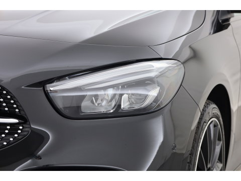 Mercedes-Benz B-Klasse 250 e AMG Line | Rijklaar! | Pano | 360cam | Afn. Trekhaak | SOH 93% | Night-pakket | Apple CarPlay | Stoelverw. | Navi