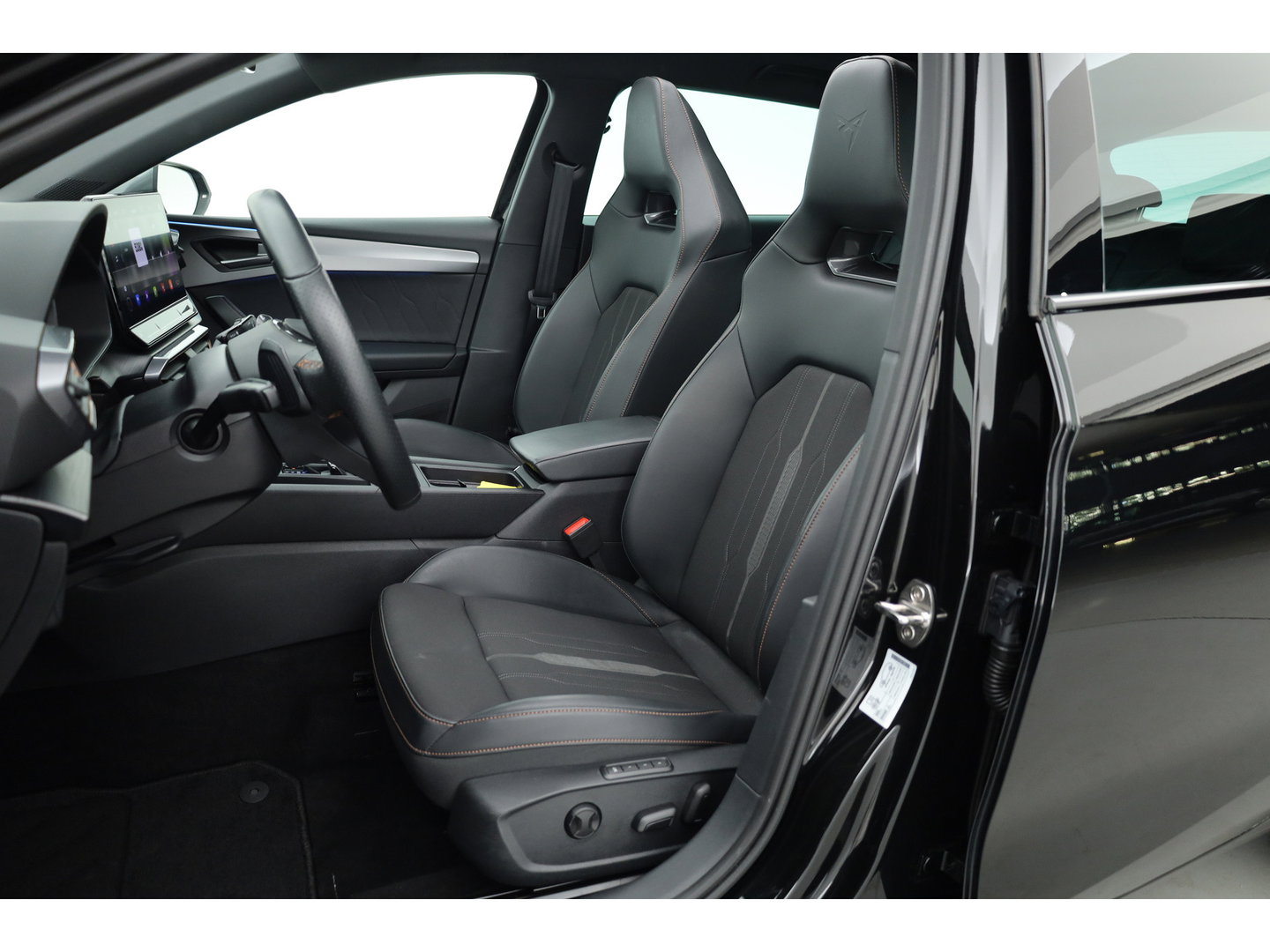 CUPRA Leon Sportstourer 1.4 e-Hybrid Business | Rijklaar! | Pano | SOH 96% | Camera | Adapt. Cruise | Stoel- Stuurverw. | Memory