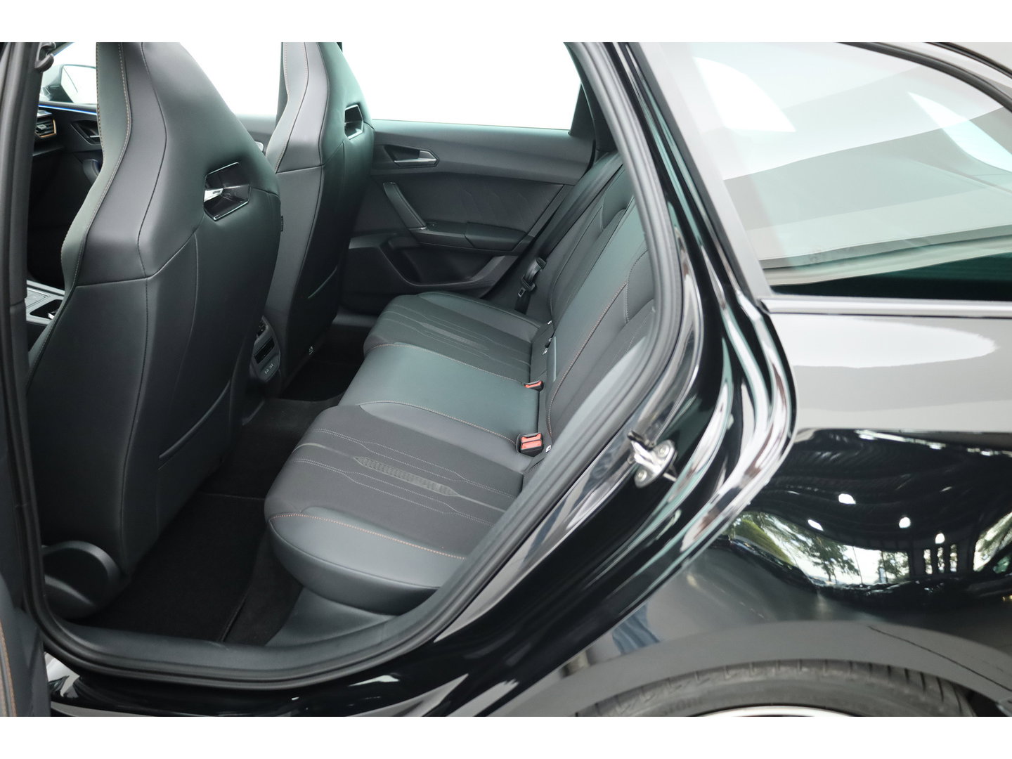 CUPRA Leon Sportstourer 1.4 e-Hybrid Business | Rijklaar! | Pano | SOH 96% | Camera | Adapt. Cruise | Stoel- Stuurverw. | Memory