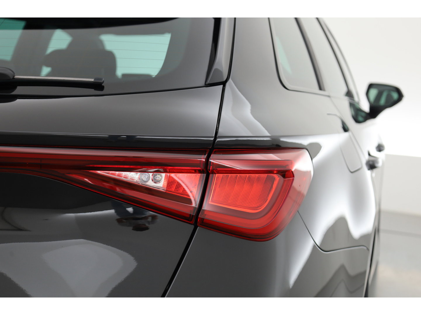 CUPRA Leon Sportstourer 1.4 e-Hybrid Business | Rijklaar! | Pano | SOH 96% | Camera | Adapt. Cruise | Stoel- Stuurverw. | Memory