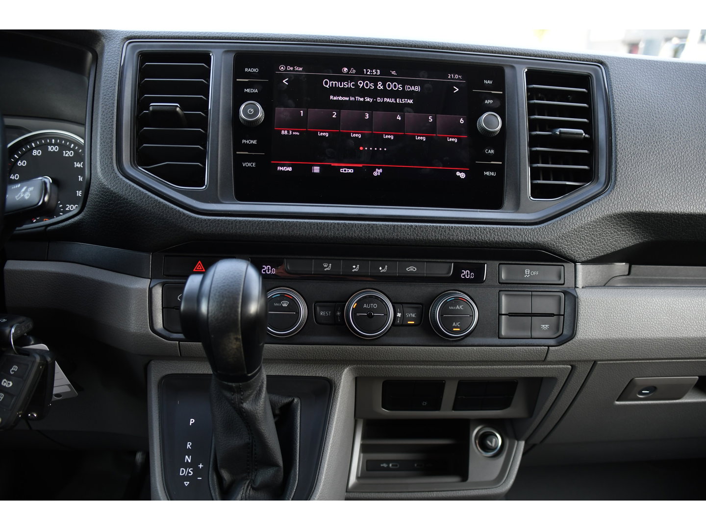 MAN TGE 3.180 35 2.0 L3H3 4x4 PB Edition Cruise, Camera, Carplay, 177pk, Clima, Automaat, Trekhaak, Sensoren, Geveerde stoel, Uniek!