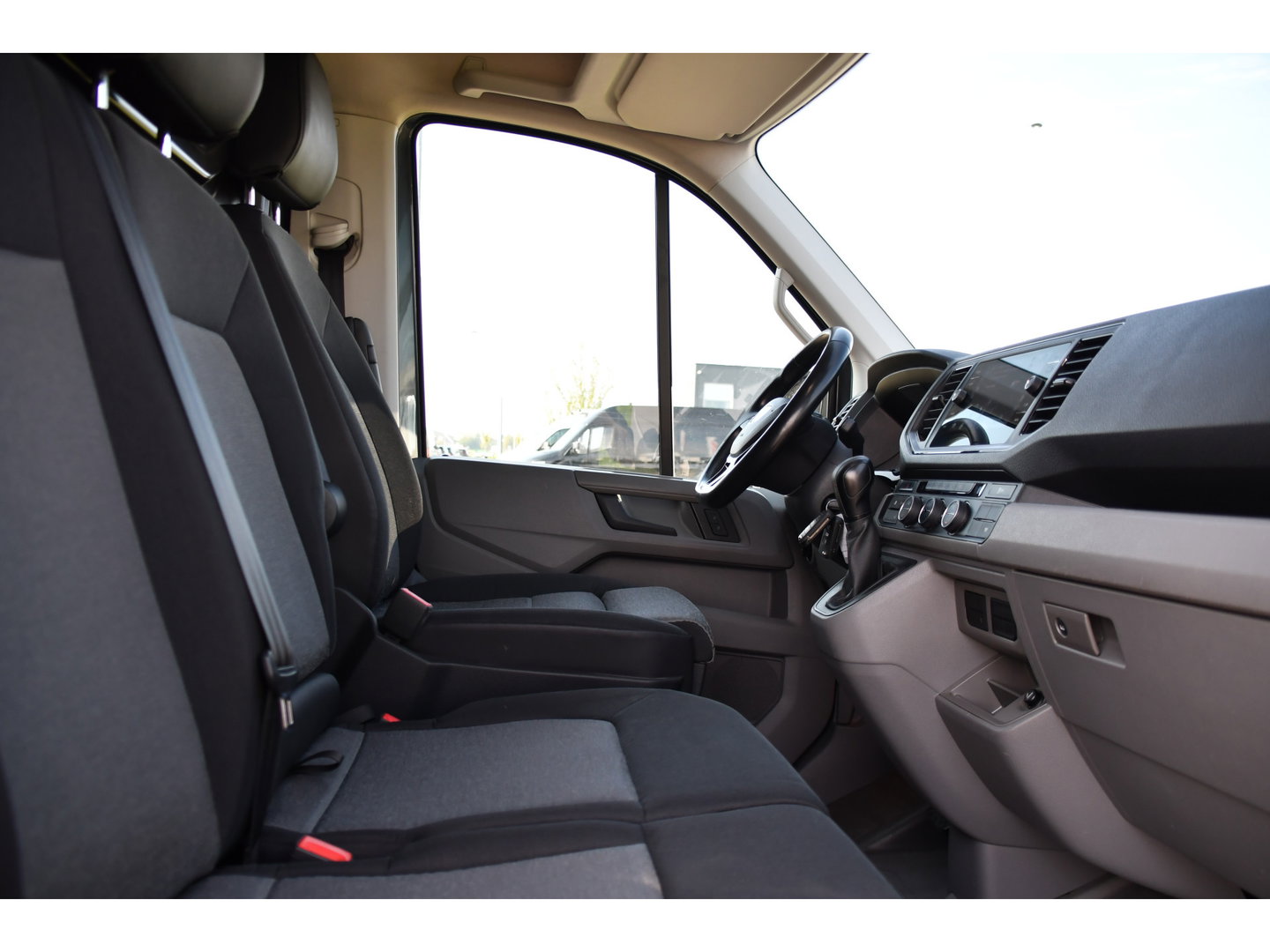 MAN TGE 3.180 35 2.0 L3H3 4x4 PB Edition Cruise, Camera, Carplay, 177pk, Clima, Automaat, Trekhaak, Sensoren, Geveerde stoel, Uniek!