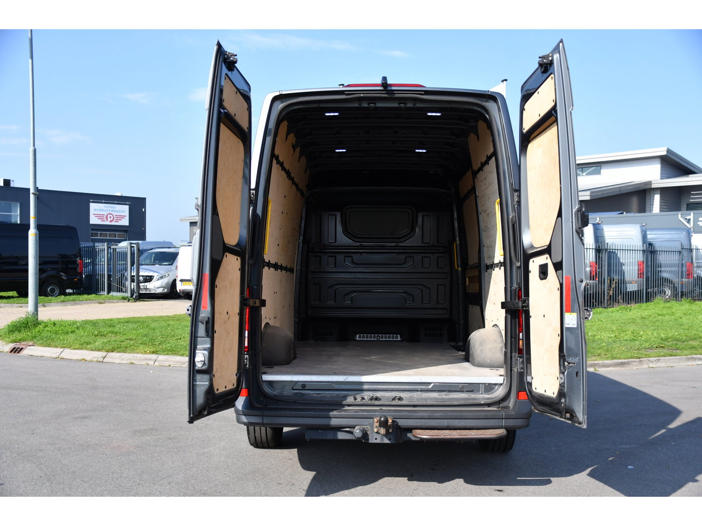 MAN TGE 3.180 35 2.0 L3H3 4x4 PB Edition Cruise, Camera, Carplay, 177pk, Clima, Automaat, Trekhaak, Sensoren, Geveerde stoel, Uniek!
