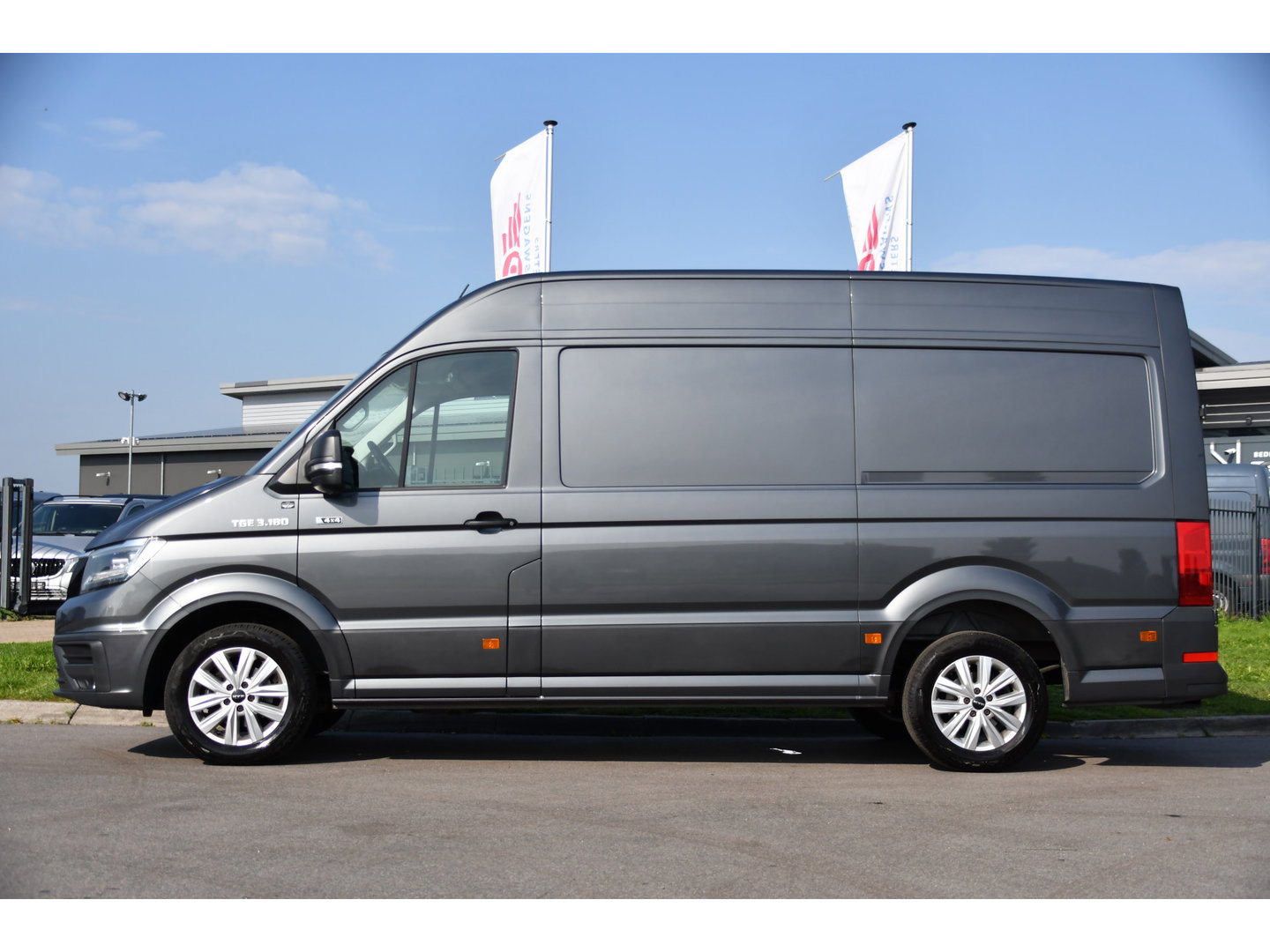 MAN TGE 3.180 35 2.0 L3H3 4x4 PB Edition Cruise, Camera, Carplay, 177pk, Clima, Automaat, Trekhaak, Sensoren, Geveerde stoel, Uniek!