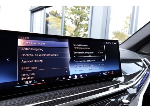 BMW X5 XDrive50e PANO KEYLESS SKYLOUNGE URBAN