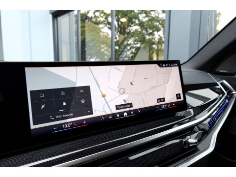 BMW X5 XDrive50e PANO KEYLESS SKYLOUNGE URBAN