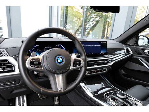BMW X5 XDrive50e PANO KEYLESS SKYLOUNGE URBAN