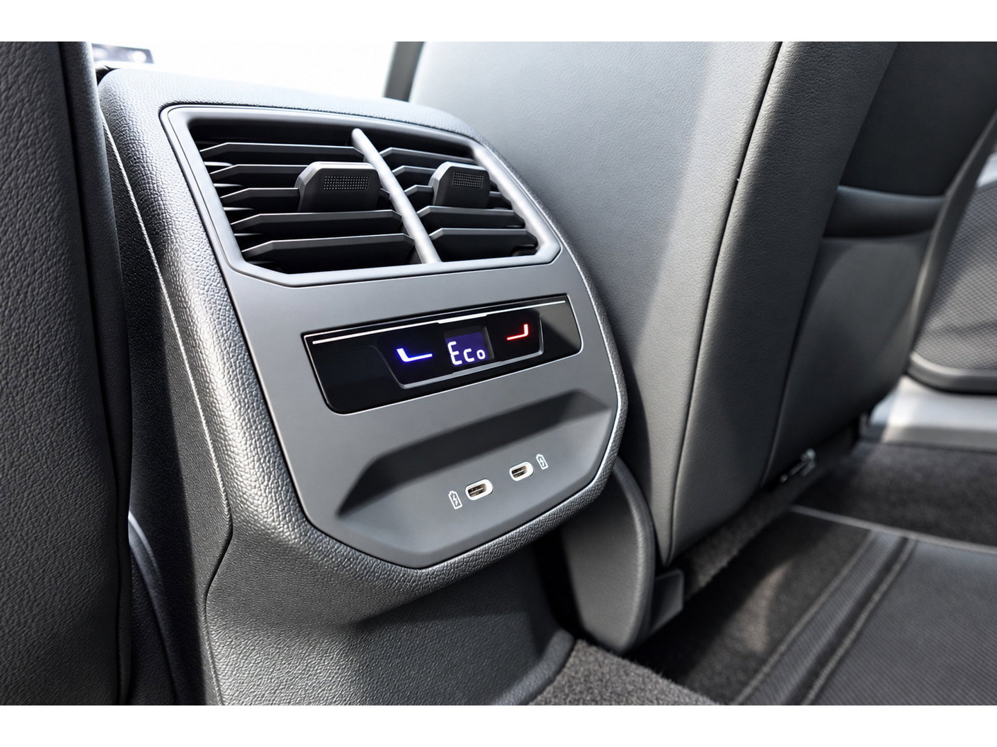 CUPRA Formentor 1.4 e-Hybrid VZ PANO CAM KEYLESS