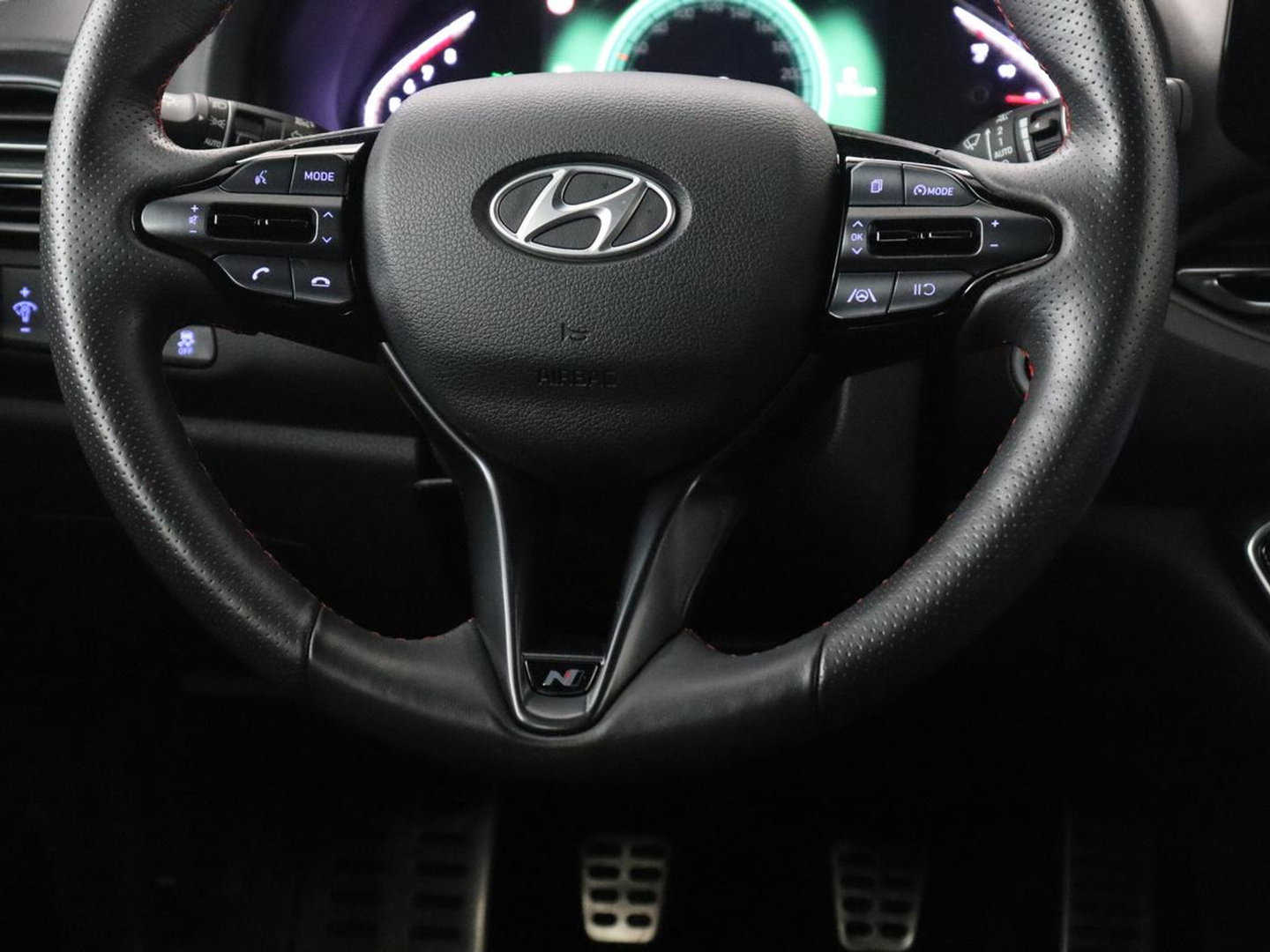 Hyundai i30 1.5 T-GDi MHEV N Line | Leder/Alcantara | Adaptive cruise | Camera | Park assist | Carplay | Climate control | Dodehoek detectie | Navigatie | Memory |