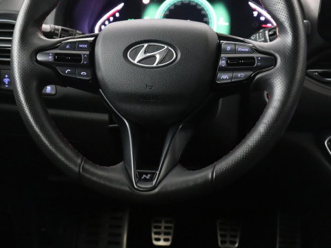 Hyundai i30 1.5 T-GDi MHEV N Line | Leder/Alcantara | Adaptive cruise | Camera | Park assist | Carplay | Climate control | Dodehoek detectie | Navigatie | Memory |