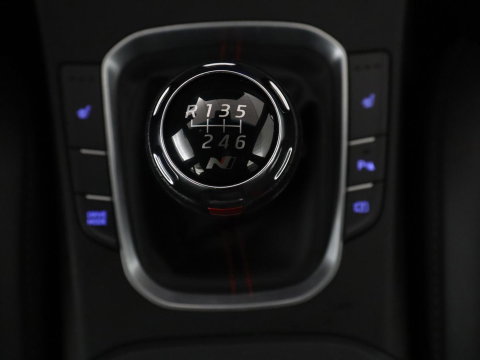 Hyundai i30 1.5 T-GDi MHEV N Line | Leder/Alcantara | Adaptive cruise | Camera | Park assist | Carplay | Climate control | Dodehoek detectie | Navigatie | Memory |