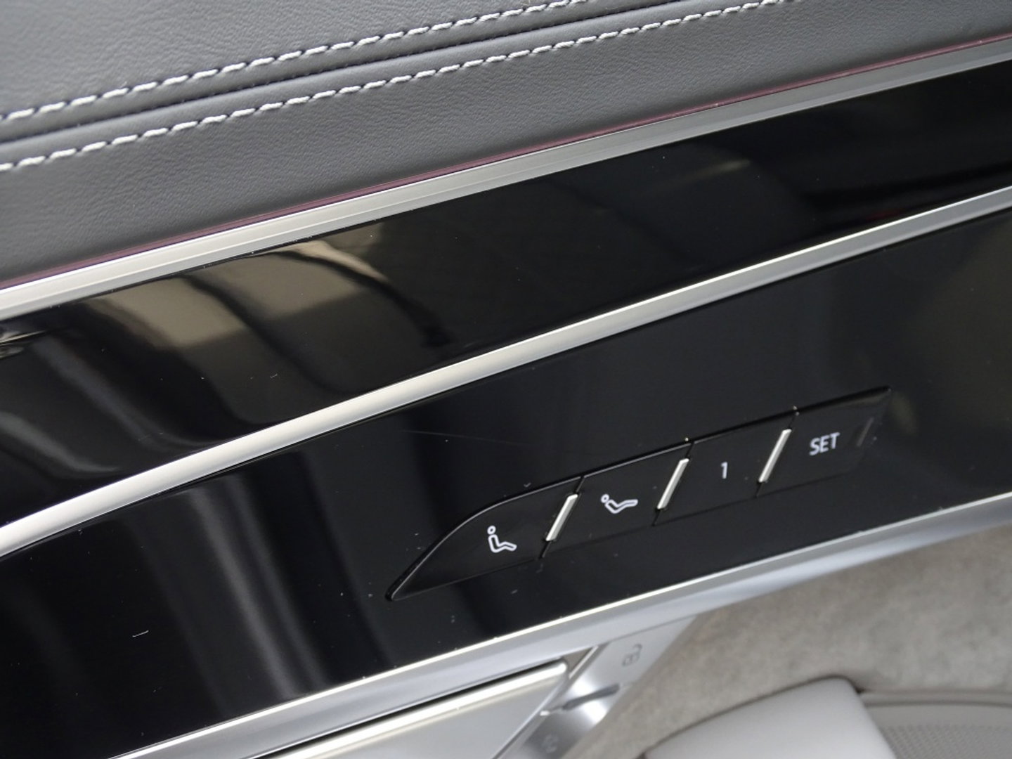 Audi A8 60 TFSie 462PK S-Line / B&O / TV's / softclose / massage / 360°