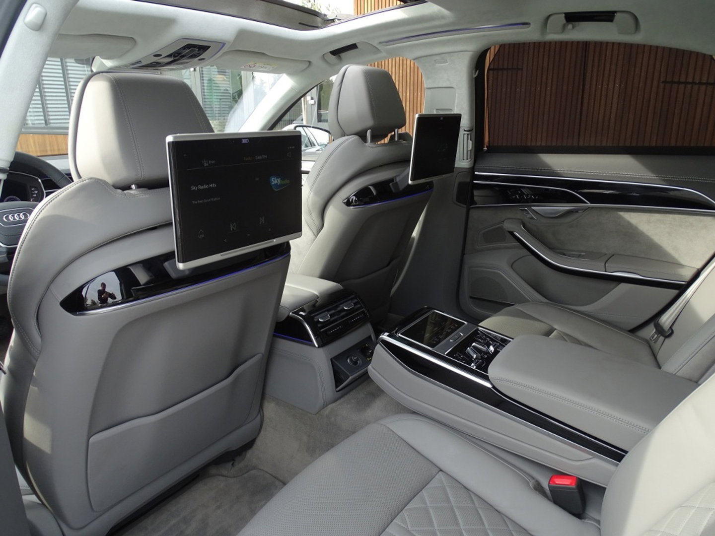 Audi A8 60 TFSie 462PK S-Line / B&O / TV's / softclose / massage / 360°