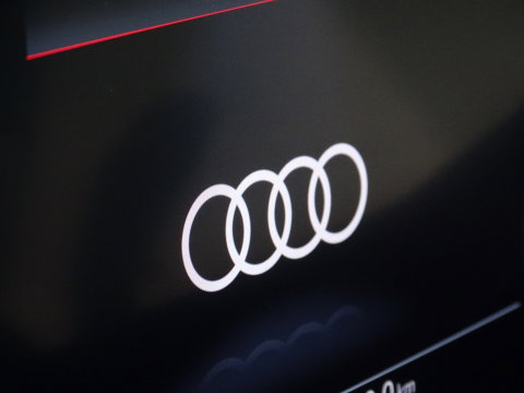 Audi A8 60 TFSie 462PK S-Line / B&O / TV's / softclose / massage / 360°