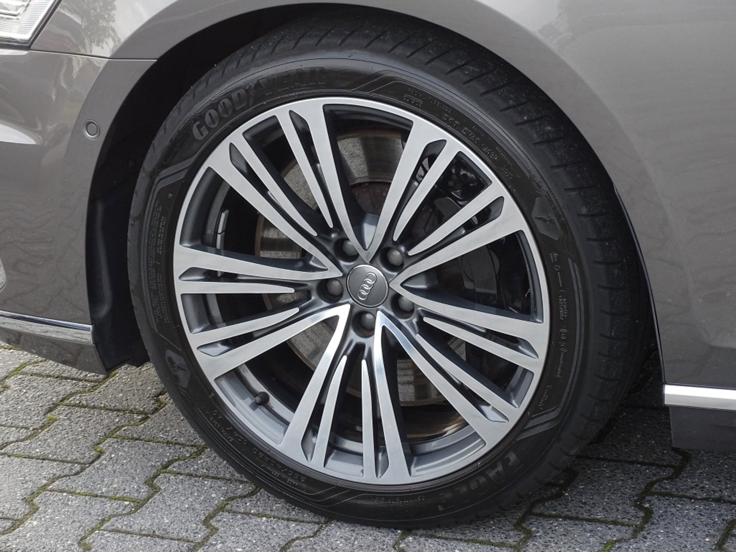 Audi A8 60 TFSie 462PK S-Line / B&O / TV's / softclose / massage / 360°