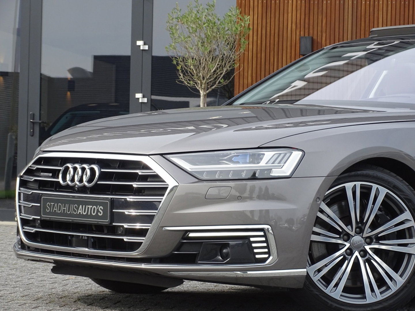 Audi A8 60 TFSie 462PK S-Line / B&O / TV's / softclose / massage / 360°