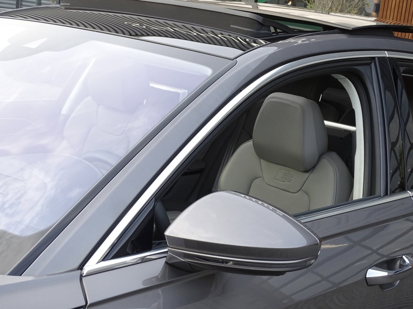 Audi A8 60 TFSie 462PK S-Line / B&O / TV's / softclose / massage / 360°