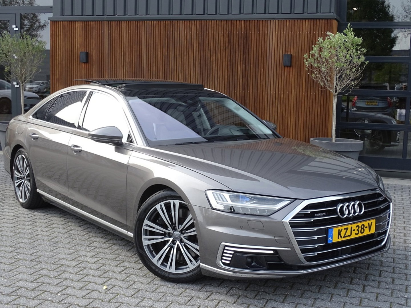 Audi A8 60 TFSie 462PK S-Line / B&O / TV's / softclose / massage / 360°