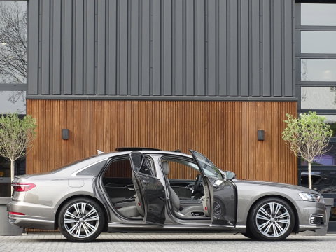 Audi A8 60 TFSie 462PK S-Line / B&O / TV's / softclose / massage / 360°