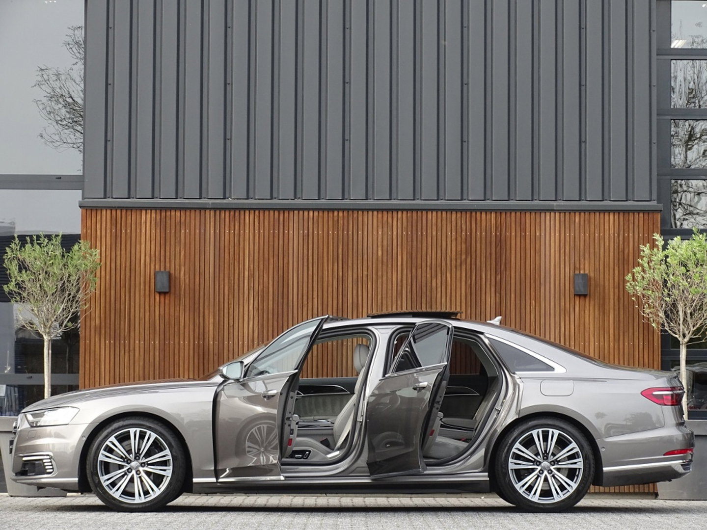 Audi A8 60 TFSie 462PK S-Line / B&O / TV's / softclose / massage / 360°