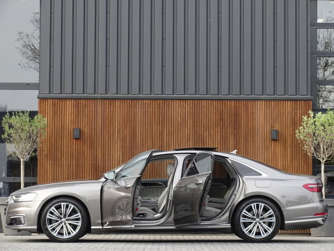 Audi A8 60 TFSie 462PK S-Line / B&O / TV's / softclose / massage / 360°