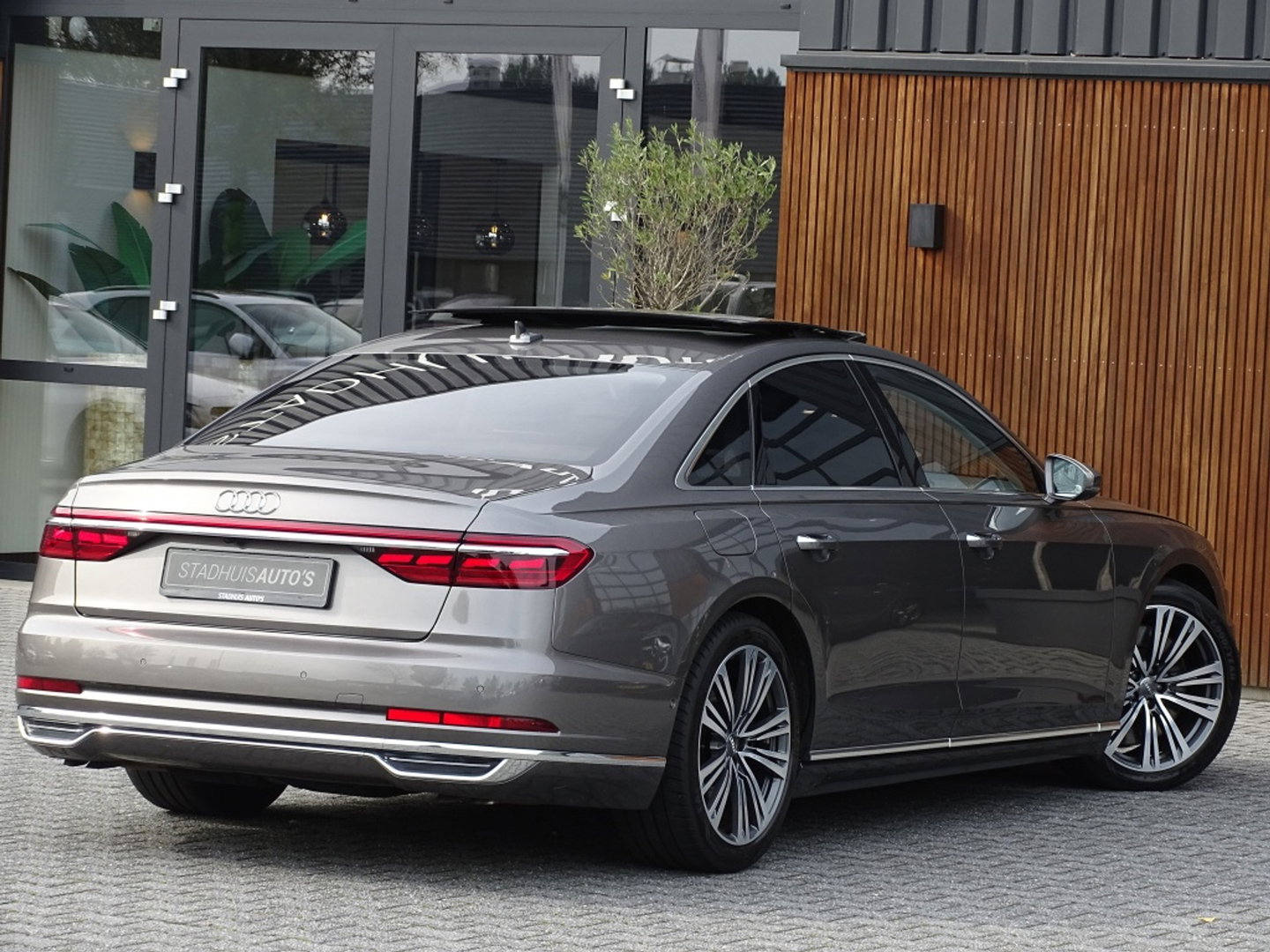Audi A8 60 TFSie 462PK S-Line / B&O / TV's / softclose / massage / 360°