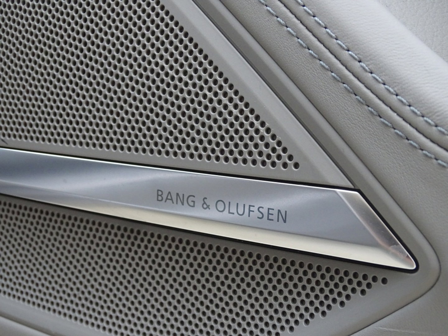 Audi A8 60 TFSie 462PK S-Line / B&O / TV's / softclose / massage / 360°