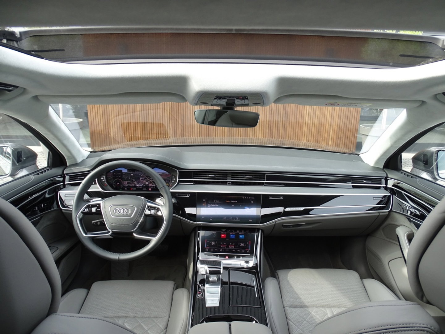 Audi A8 60 TFSie 462PK S-Line / B&O / TV's / softclose / massage / 360°